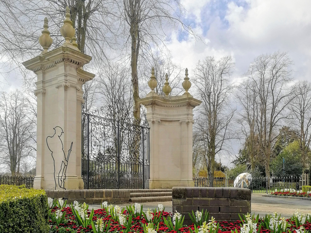 Rugby marks Remembrance Sunday with a service at the War Memorial gates in Whitehall Road on Sunday 10 November. (Photo courtesy of Veronika Beckova).